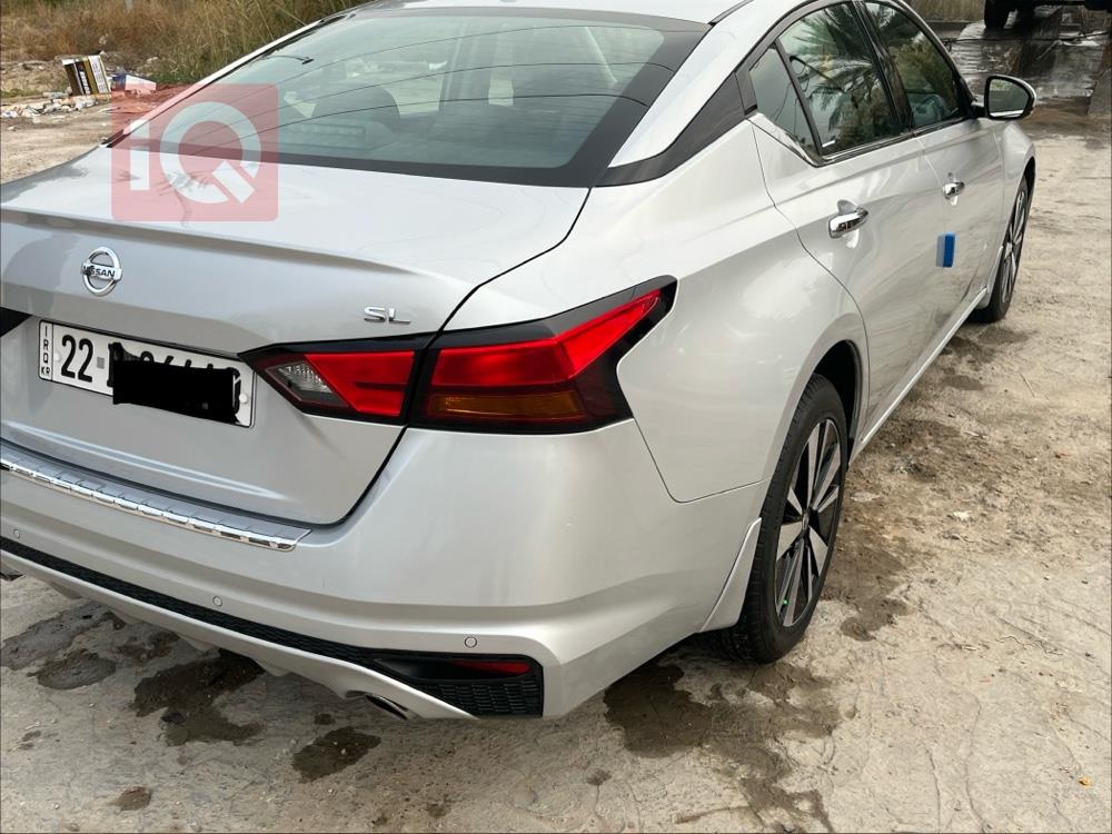 نيسان ألتيما